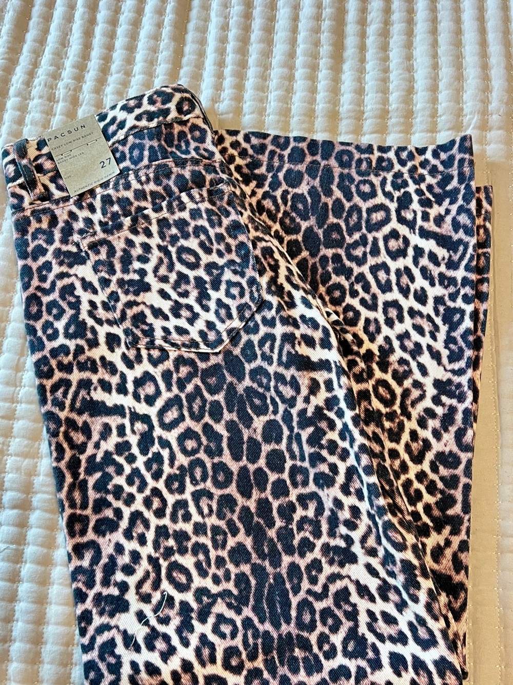 PacSun Women’s wide leg Jeans -Leopard print